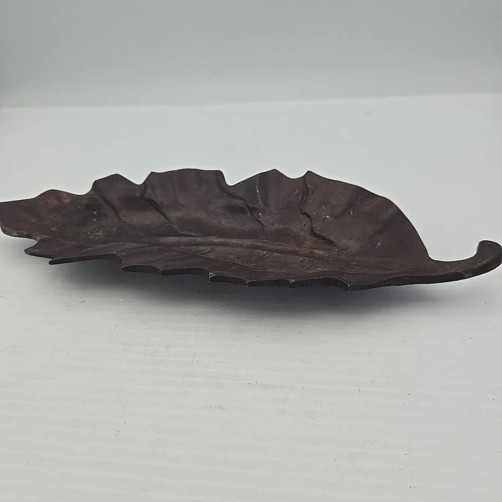 VTG MCM Brass Oak Leaf Trinket Dish Tabletop Tray Dark Bronze Finish 10.5 Inch